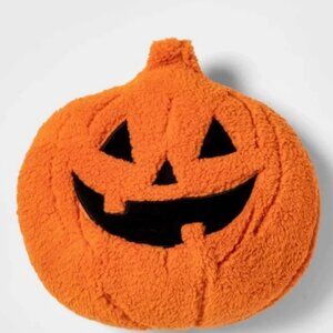 🎃Hyde and EEK Boutique Pumpkin Shaped Sherpa Throw Pillow - Target Halloween 🎃